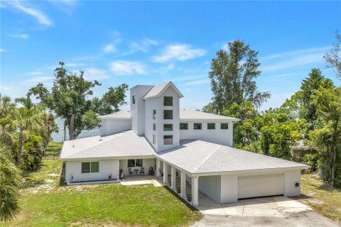 House in Saint Petersburg, Florida 5 bedrooms, 512.91 sq.m. № 2209507