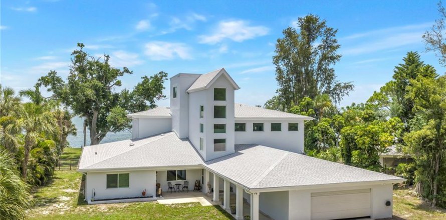 Casa en Saint Petersburg, Florida 5 dormitorios, 512.91 m2 № 2209507