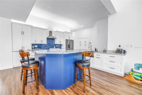 Casa en venta en Saint Petersburg, Florida, 5 dormitorios, 512.91 m2 № 2209507 - foto 27
