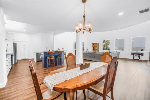 Casa en venta en Saint Petersburg, Florida, 5 dormitorios, 512.91 m2 № 2209507 - foto 17