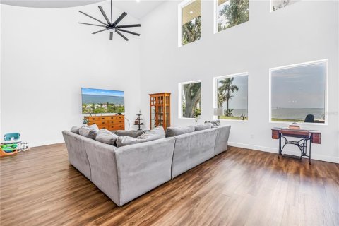 Casa en venta en Saint Petersburg, Florida, 5 dormitorios, 512.91 m2 № 2209507 - foto 30