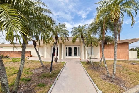 Condominio en venta en Saint Petersburg, Florida, 2 dormitorios, 106.37 m2 № 2095243 - foto 16