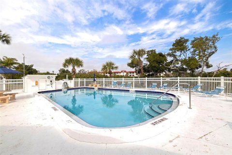 Condominio en venta en Saint Petersburg, Florida, 2 dormitorios, 106.37 m2 № 2095243 - foto 13