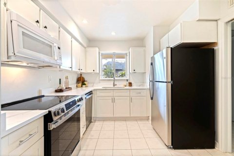 Condominio en venta en Saint Petersburg, Florida, 2 dormitorios, 106.37 m2 № 2095243 - foto 9