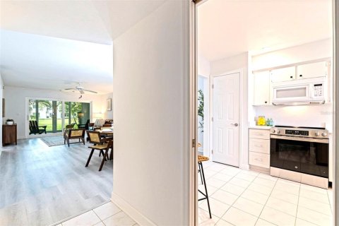 Condominio en venta en Saint Petersburg, Florida, 2 dormitorios, 106.37 m2 № 2095243 - foto 11