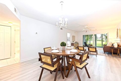 Condominio en venta en Saint Petersburg, Florida, 2 dormitorios, 106.37 m2 № 2095243 - foto 18