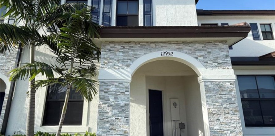 Villa ou maison à Homestead, Floride 3 chambres, 149.76 m2 № 1865799