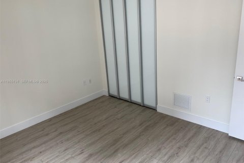 Condominio en alquiler en Coral Gables, Florida, 1 dormitorio, 50.63 m2 № 2026474 - foto 10