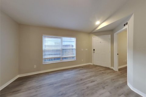 Villa ou maison à louer à Lutz, Floride: 3 chambres, 120.77 m2 № 2429049 - photo 3