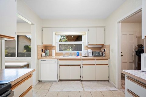 House in Winter Haven, Florida 2 bedrooms, 160.26 sq.m. № 1643308 - photo 12