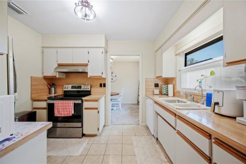 House in Winter Haven, Florida 2 bedrooms, 160.26 sq.m. № 1643308 - photo 13
