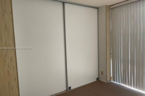 Condominio en venta en Hallandale Beach, Florida, 2 dormitorios, 99.87 m2 № 2003914 - foto 19