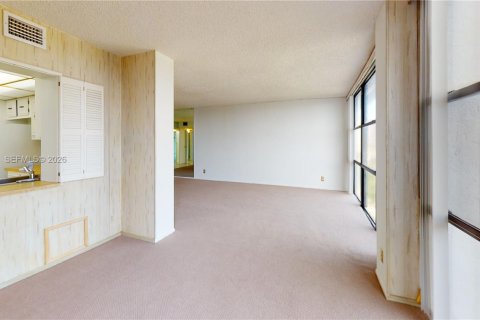 Condominio en venta en Hallandale Beach, Florida, 2 dormitorios, 99.87 m2 № 2003914 - foto 12