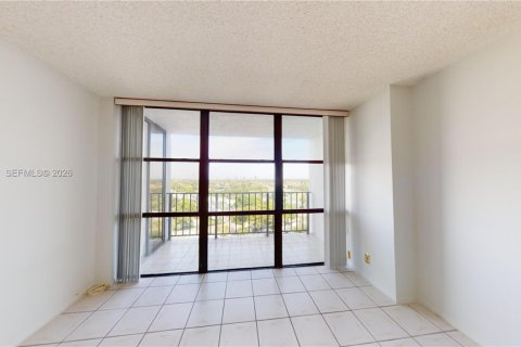 Condominio en venta en Hallandale Beach, Florida, 2 dormitorios, 99.87 m2 № 2003914 - foto 27