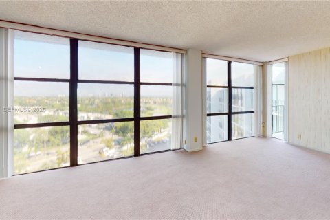 Condominio en venta en Hallandale Beach, Florida, 2 dormitorios, 99.87 m2 № 2003914 - foto 8