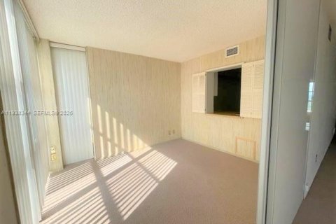 Condominio en venta en Hallandale Beach, Florida, 2 dormitorios, 99.87 m2 № 2003914 - foto 9
