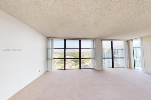 Condominio en venta en Hallandale Beach, Florida, 2 dormitorios, 99.87 m2 № 2003914 - foto 4