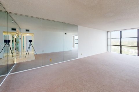 Condominio en venta en Hallandale Beach, Florida, 2 dormitorios, 99.87 m2 № 2003914 - foto 6