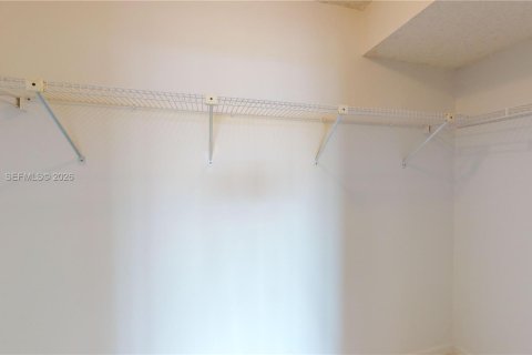 Condominio en venta en Hallandale Beach, Florida, 2 dormitorios, 99.87 m2 № 2003914 - foto 29