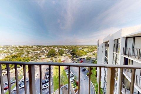 Condominio en venta en Hallandale Beach, Florida, 2 dormitorios, 99.87 m2 № 2003914 - foto 2