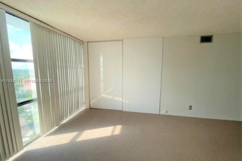 Condominio en venta en Hallandale Beach, Florida, 2 dormitorios, 99.87 m2 № 2003914 - foto 21