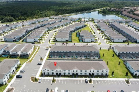 Townhouse in Kissimmee, Florida 5 bedrooms, 210.24 sq.m. № 1751666 - photo 3