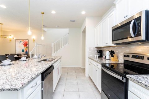 Townhouse in Kissimmee, Florida 5 bedrooms, 210.24 sq.m. № 1751666 - photo 15