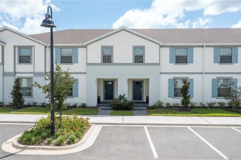 Townhouse in Kissimmee, Florida 5 bedrooms, 210.24 sq.m. № 1751666 - photo 1