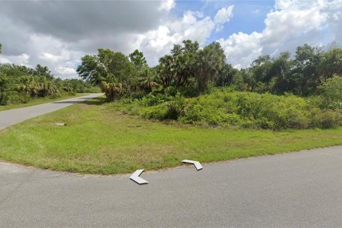 Land in Port Charlotte, Florida № 2162892