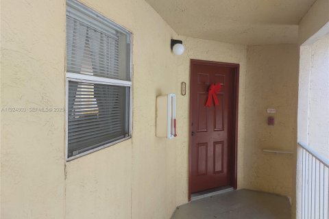 Купить кондоминиум в Санрайз, Флорида 2 спальни, 102.66м2, № 1987395 - фото 2