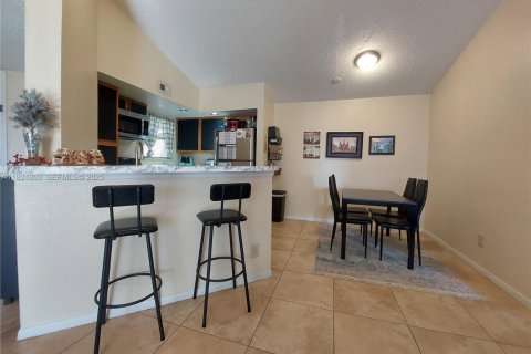 Купить кондоминиум в Санрайз, Флорида 2 спальни, 102.66м2, № 1987395 - фото 7