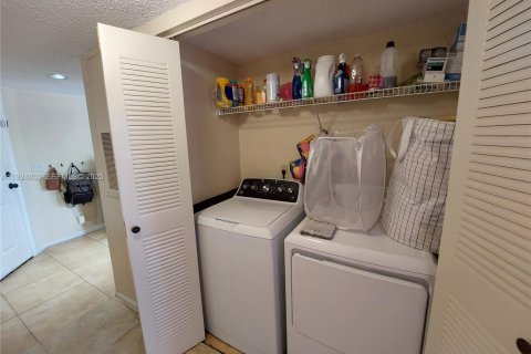 Купить кондоминиум в Санрайз, Флорида 2 спальни, 102.66м2, № 1987395 - фото 23