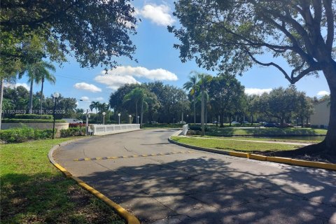 Купить кондоминиум в Санрайз, Флорида 2 спальни, 102.66м2, № 1987395 - фото 29