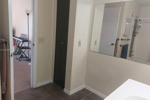 Купить кондоминиум в Санрайз, Флорида 2 спальни, 102.66м2, № 1987395 - фото 15