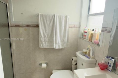 Condominio en venta en North Miami, Florida, 2 dormitorios, 97.18 m2 № 2042352 - foto 21