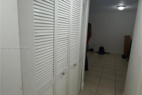 Condominio en venta en North Miami, Florida, 2 dormitorios, 97.18 m2 № 2042352 - foto 18