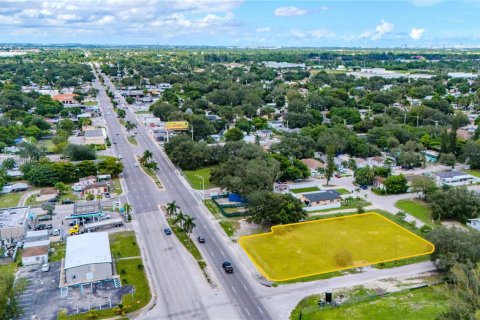 Propiedad comercial en venta en Miami, Florida № 2019014 - foto 8