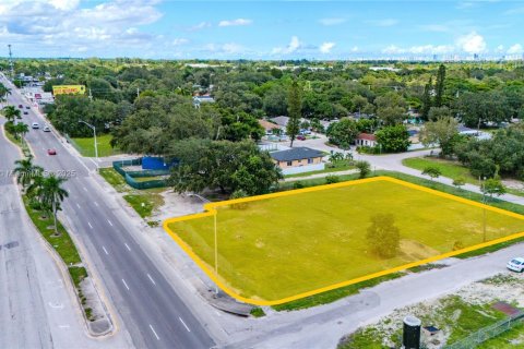 Propiedad comercial en venta en Miami, Florida № 2019014 - foto 7