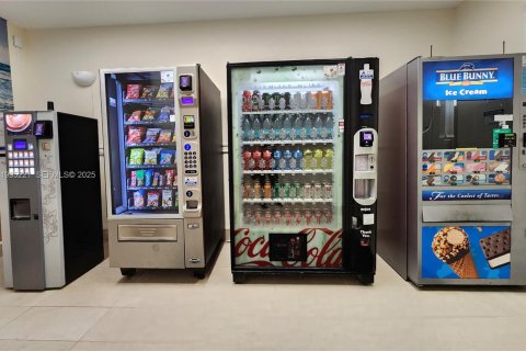 Condominio en venta en Hollywood, Florida, 2 dormitorios, 80.92 m2 № 1993383 - foto 26