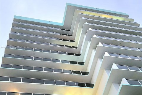 Condominio en venta en Hollywood, Florida, 2 dormitorios, 80.92 m2 № 1993383 - foto 17