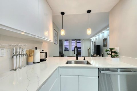 Condominio en venta en Hollywood, Florida, 2 dormitorios, 80.92 m2 № 1993383 - foto 8