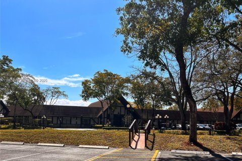 Copropriété à vendre à Lauderhill, Floride: 2 chambres, 117.06 m2 № 2022069 - photo 4