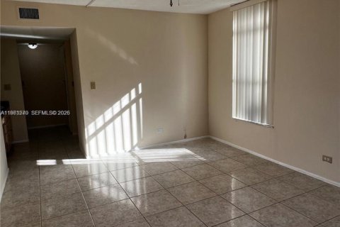 Copropriété à vendre à Lauderhill, Floride: 2 chambres, 117.06 m2 № 2022069 - photo 15