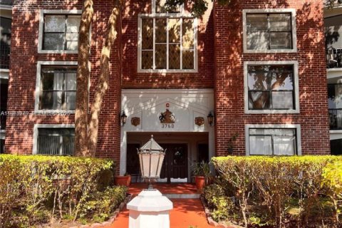 Copropriété à vendre à Lauderhill, Floride: 2 chambres, 117.06 m2 № 2022069 - photo 2