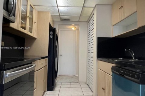 Copropriété à vendre à Lauderhill, Floride: 2 chambres, 117.06 m2 № 2022069 - photo 11