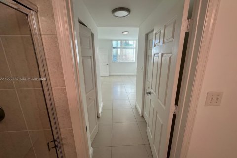 Condominio en venta en Hollywood, Florida, 2 dormitorios, 110.46 m2 № 1992375 - foto 19