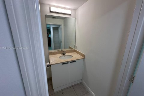 Condominio en venta en Hollywood, Florida, 2 dormitorios, 110.46 m2 № 1992375 - foto 14