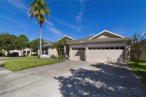 House in Orlando, Florida 4 bedrooms, 248.98 sq.m. № 2394443 - photo 2