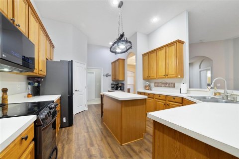 House in Orlando, Florida 4 bedrooms, 248.98 sq.m. № 2394443 - photo 9