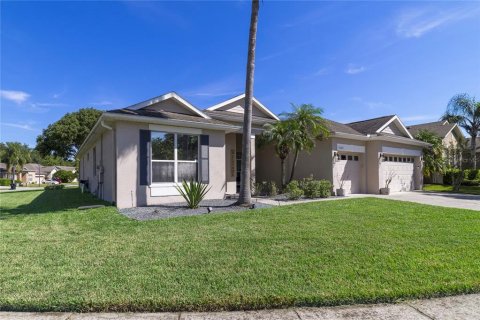 House in Orlando, Florida 4 bedrooms, 248.98 sq.m. № 2394443 - photo 3